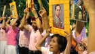 Thais pray for hospitalized king