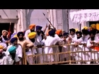 Sword fight at India's Golden Temple on raid anniversary