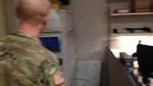 Un soldat rentre d’Afghanistan et fait une surprise à son père.